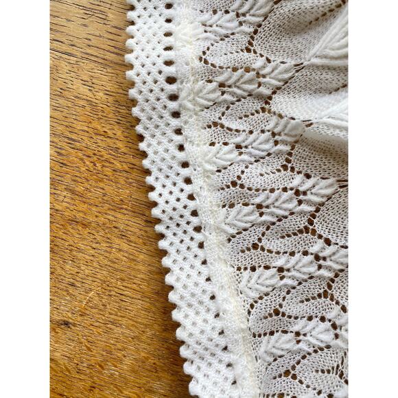 Vintage Lace Knit Cape with Collar and Buttons, Boho 1970s, Women's M L - Picture 4 of 6